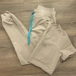 BRAND NEW NEVER WORN ONLY WASHED FIGS IN SOLD OUT COLOR BOULDER